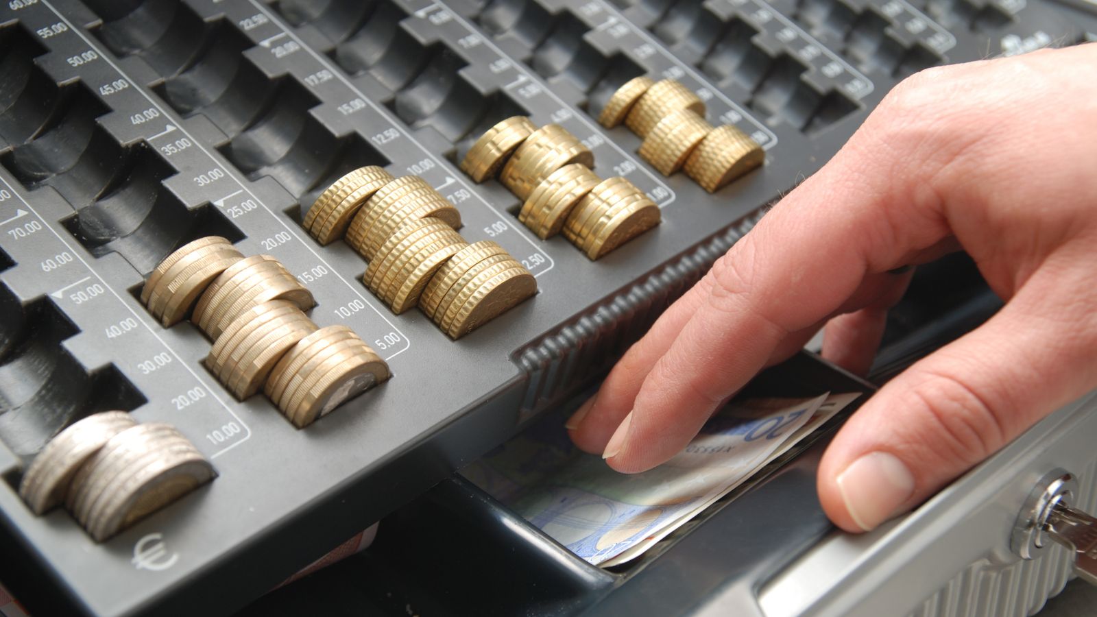 OM vraagt publiek mee te denken over straf voor ‘stelen van de baas’