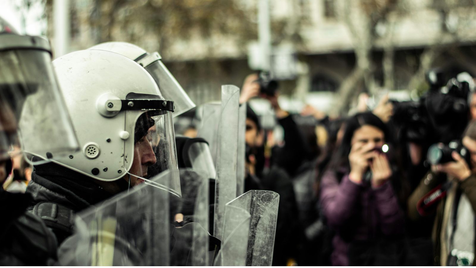 Politieke risico’s en geweld stijgen naar hoogste plek ooit